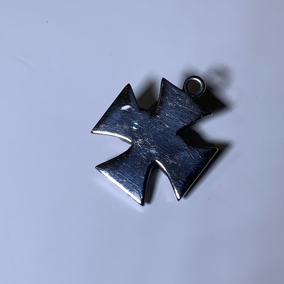 Silver skull pendant - Picture 3 of 4